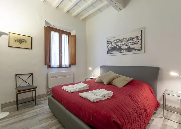 Ponte Vecchio's Nest